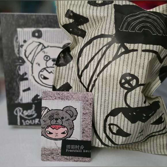 Pop Mart Hirono Road Journal Series Plush Pendants  "Frostfall Hour" - Picture 2 of 8